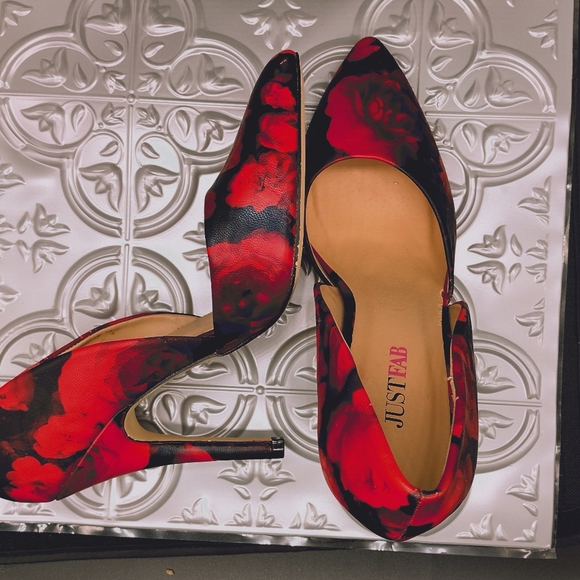 Rose heels size 7 1/2 - Picture 2 of 2